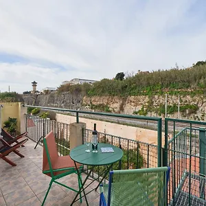 https://trendy-nbhd-ap-w-garage-balcony-ac-by-timecooler.hotels-lisbon-portugal.com