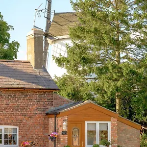  Holiday home Saughall Mill Farm