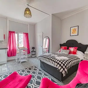  Apartment Heights By Guestz