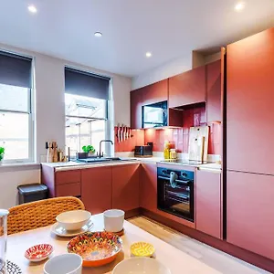  Apartment Luxury 2b Centre With Private Parking